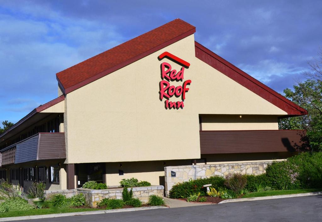 Red Roof Inn Merrillville Main image 1